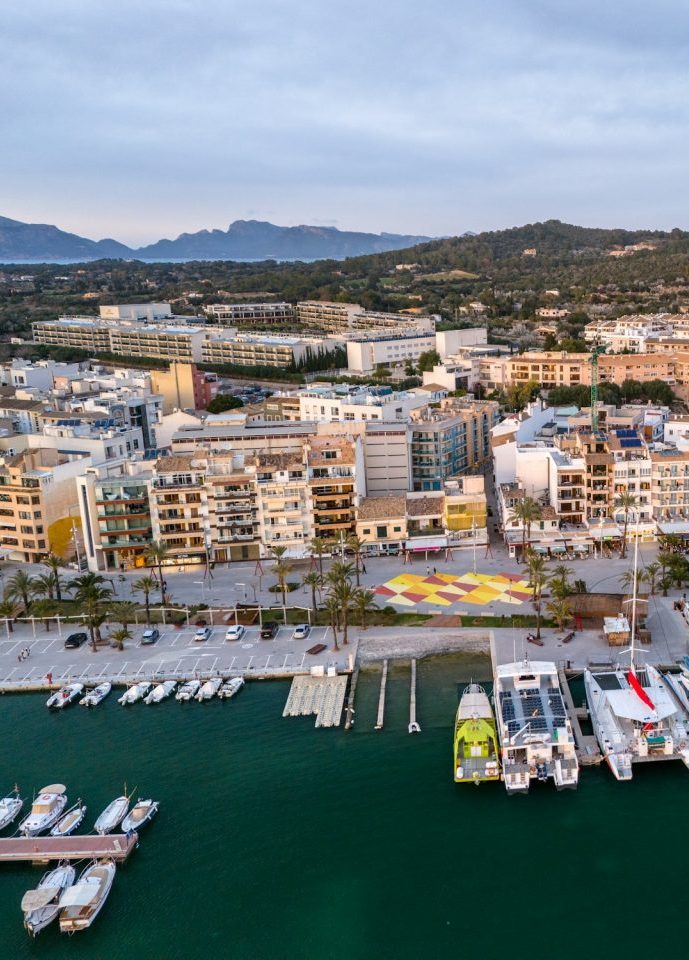 Hafen mit Booten in Mallorca in S’Arenal